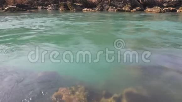 山河带翠色水视频的预览图