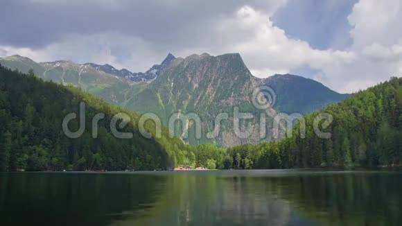 蒂罗尔的高山湖视频的预览图