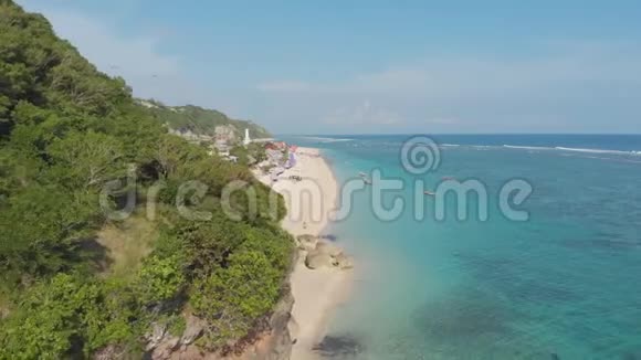巴厘岛的空中潘泰潘达瓦海滩印度尼西亚视频的预览图