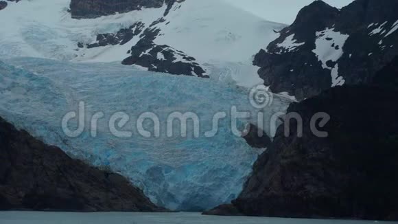 智利峡湾与游轮同行视频的预览图