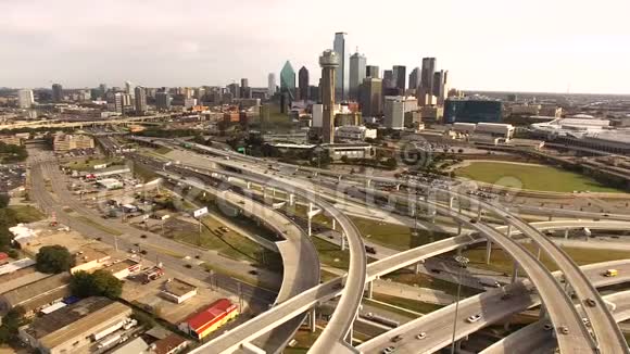德克萨斯州达拉斯市中心城市天际线大厦视频的预览图