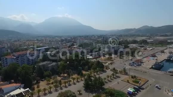 酒吧的空中景色黑山视频的预览图