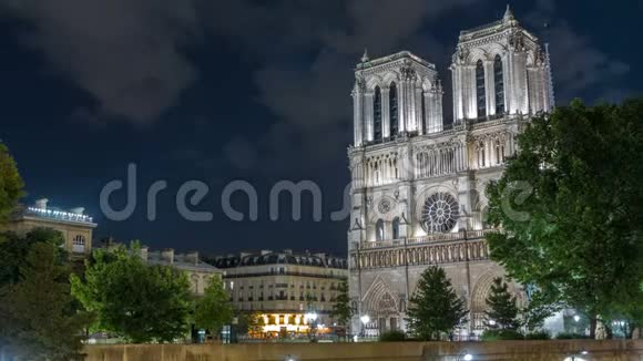 巴黎圣母院晚景法国视频的预览图