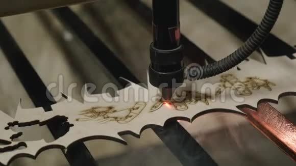 激光切割木材视频的预览图