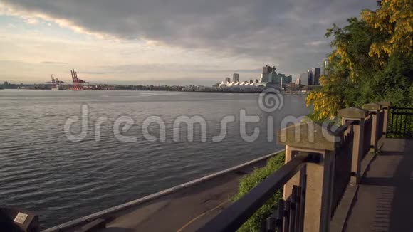伯拉德湾日出景观温哥华4KUHD视频的预览图
