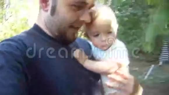 父亲和儿子视频的预览图
