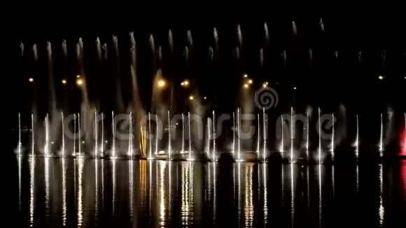 有灯光的跳舞喷泉第7集视频的预览图
