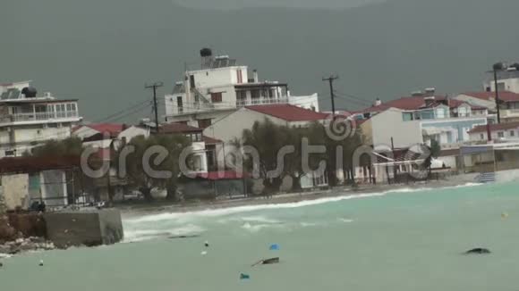沿海村庄2的风暴视频的预览图