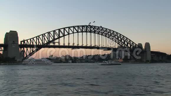 日落时悉尼港大桥视频的预览图