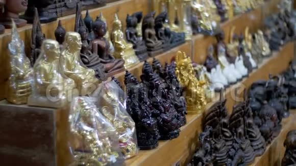 在Jomtien夜市出售泰国纪念品泰国帕塔亚视频的预览图