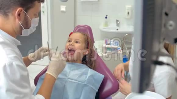 儿童儿科牙医视频的预览图
