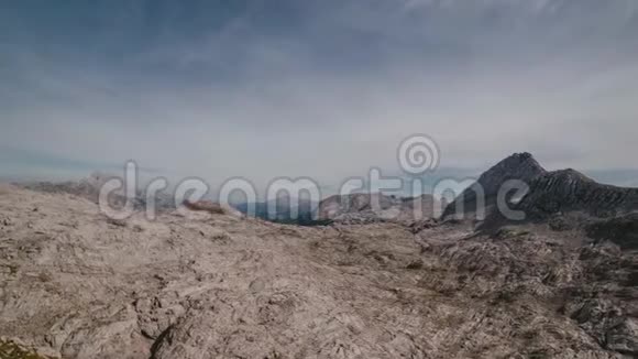 在奥地利阿尔卑斯山靠近德国巴伐利亚的夏日施泰因恩斯梅尔4K时间流逝视频的预览图
