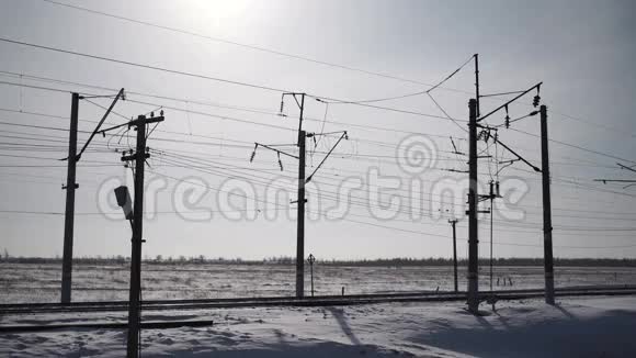 冬天的铁路视频的预览图
