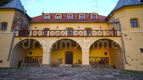 立陶宛日落的诺维里斯基城堡视频的预览图