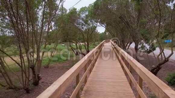 葡萄牙的埃斯卡帕斯人行桥视频的预览图