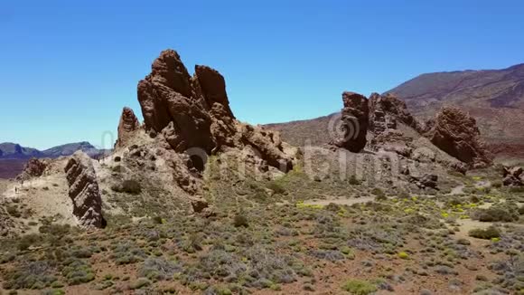 泰德火山附近岩石的鸟瞰图视频的预览图