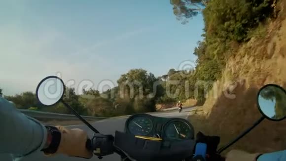落日摩托车车把视野视频的预览图