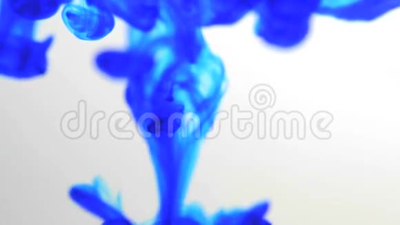蓝色液体视频的预览图