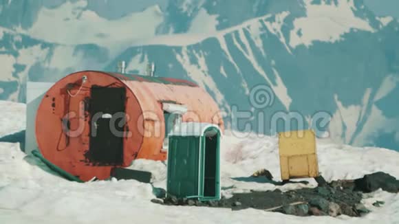 橘色金属鼓山峰景区旅游避难所视频的预览图