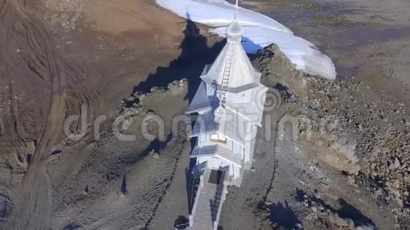 德龙离开了南极洲的小木教堂安德列夫视频的预览图