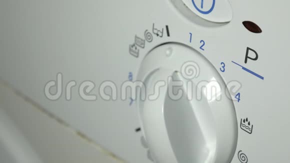 洗衣机在洗衣机上设置程序关闭中断视频的预览图