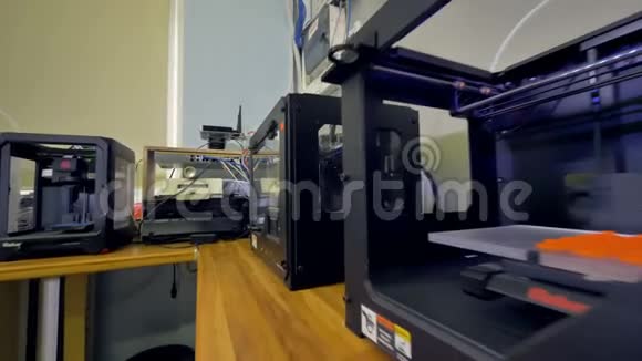 科学家控制3D打印过程4K视频的预览图