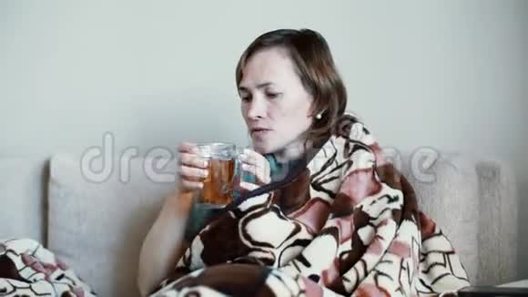 一位35岁的病妇喝了一汤草药视频的预览图
