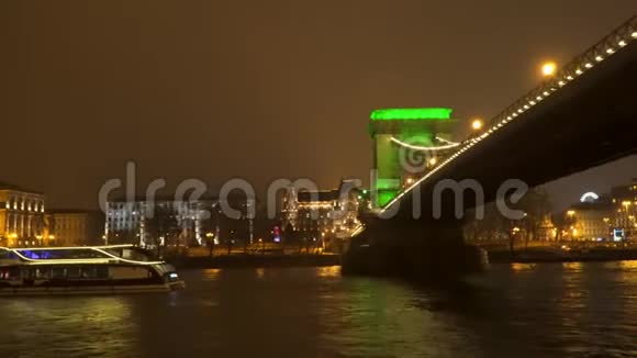 匈牙利布达佩斯夜桥视频的预览图