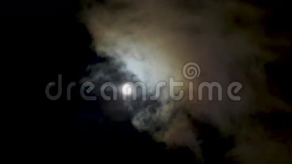 满月在云后视频的预览图