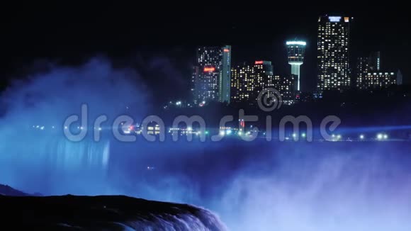 加拿大一侧的尼亚加拉瀑布和娱乐综合体和酒店游客喜爱的地方视频的预览图