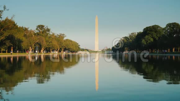 4K视频华盛顿纪念碑水中有倒影华盛顿特区视频的预览图