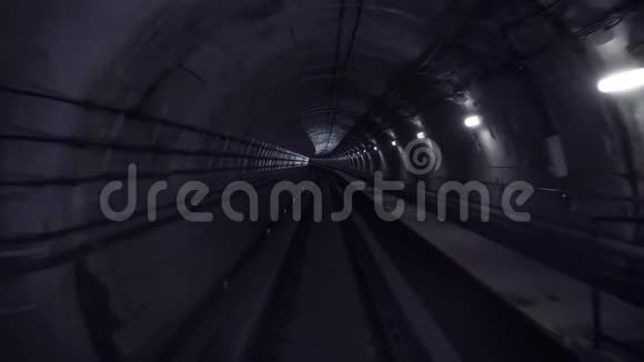 马来西亚吉隆坡隧道内快速地下列车视频的预览图
