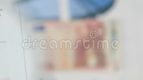 考虑一张10欧元的钞票用放大镜增加视频的预览图