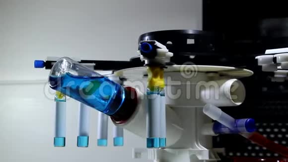 医疗器械用液体医疗用品旋转血管视频的预览图