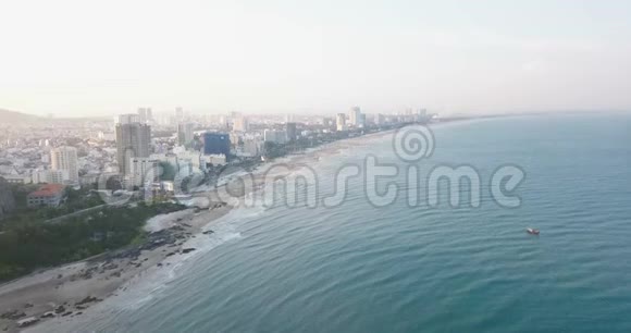 越南VungTau亚洲东南亚4k无人驾驶飞机镜头美丽的景色建筑物度假村海岸线海洋视频的预览图