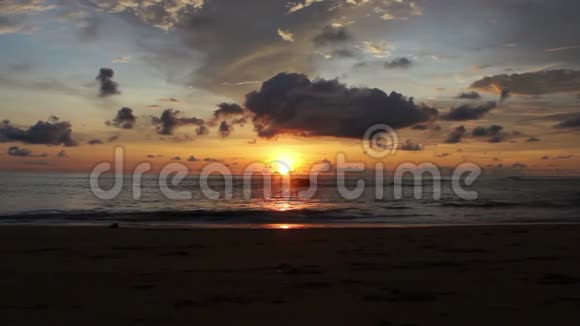 海滩海洋日落视频的预览图