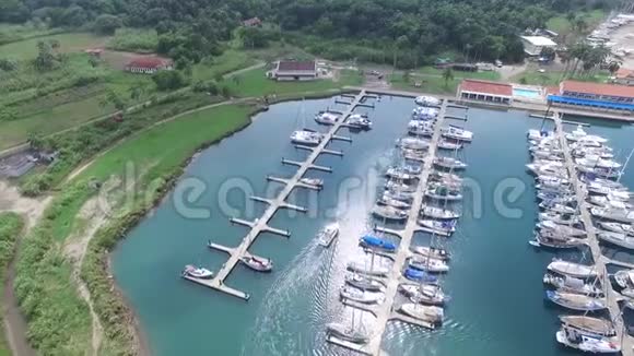 在巴拿马的船坞在海中射击2号视频的预览图