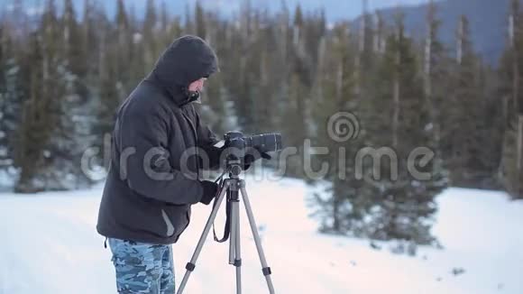 温尔山的摄影师视频的预览图