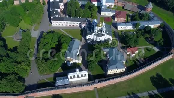 圣索菲亚大教堂的景色空中录像俄罗斯诺夫哥罗德的克里姆林宫视频的预览图