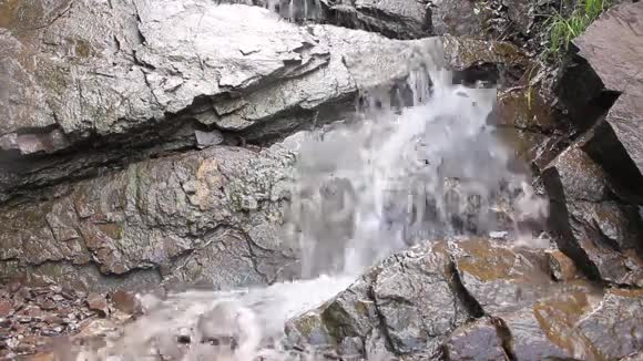 小瀑布视频的预览图