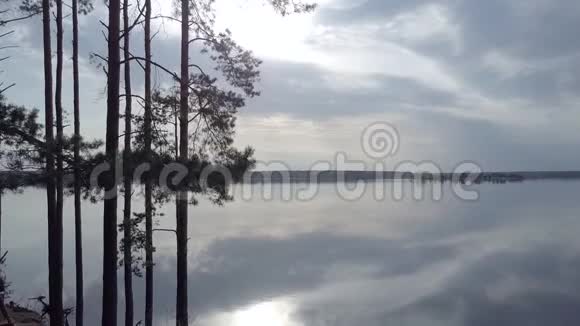 湖岸美景视频的预览图