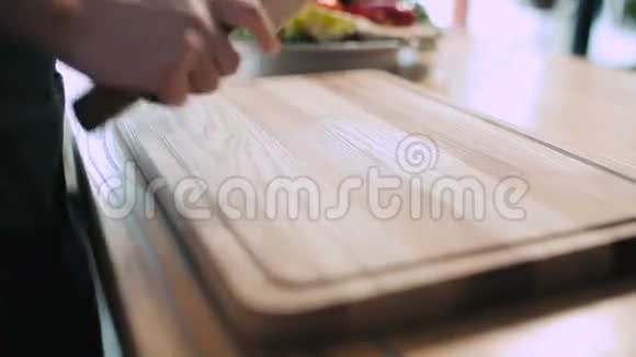 厨师切番茄环视频的预览图