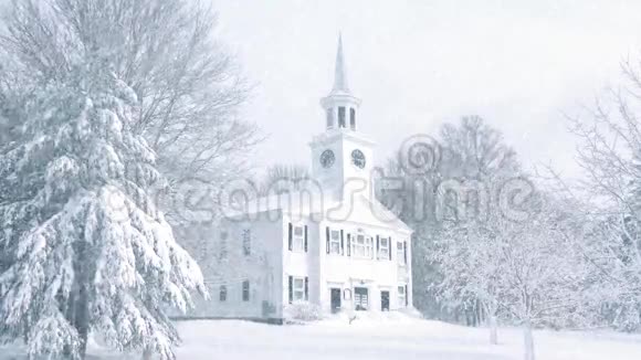 降雪中教堂的场景视频的预览图