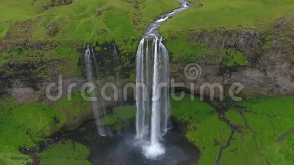 冰岛的斯科加沃斯瀑布的鸟瞰图安德列夫视频的预览图