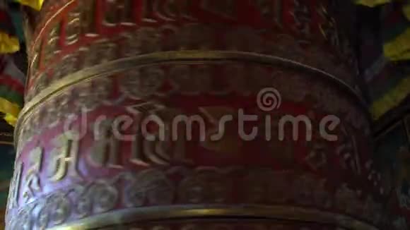 巨型佛教藏传祷告轮旋转视频的预览图