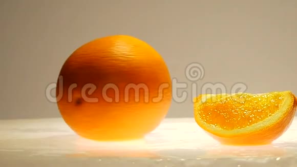 转橙果慢动作视频的预览图