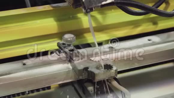 数控水射流切割机现代工业技术带水的金属切割机视频的预览图