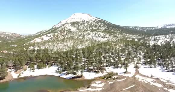 雪山和景观航拍镜头视频的预览图