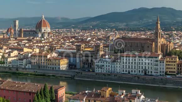佛罗伦萨空中城市景观从米开朗基罗广场的时间推移与圣克罗西教堂在意大利的老城视频的预览图