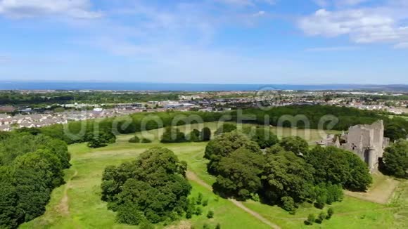 飞越克拉伊米勒城堡和爱丁堡视频的预览图